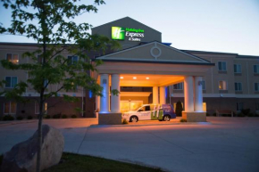  Holiday Inn Express & Suites Northwood, an IHG Hotel  Нортвуд